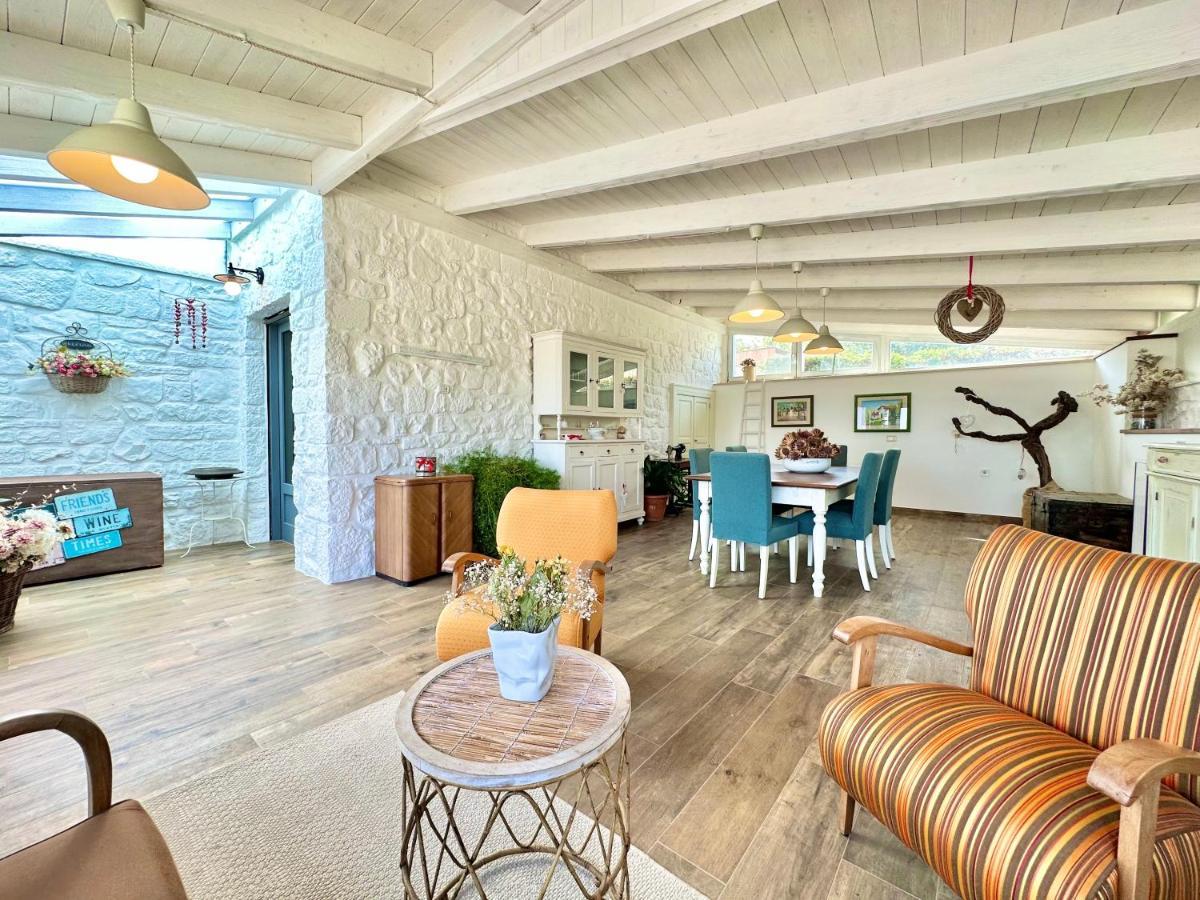 Вілла Trullo Il Carrubo Альберобелло Екстер'єр фото